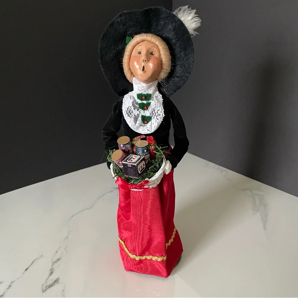 Holiday Shopper Woman with Big Hat - Crabtree & Evelyn Caroler - Byer's Choice